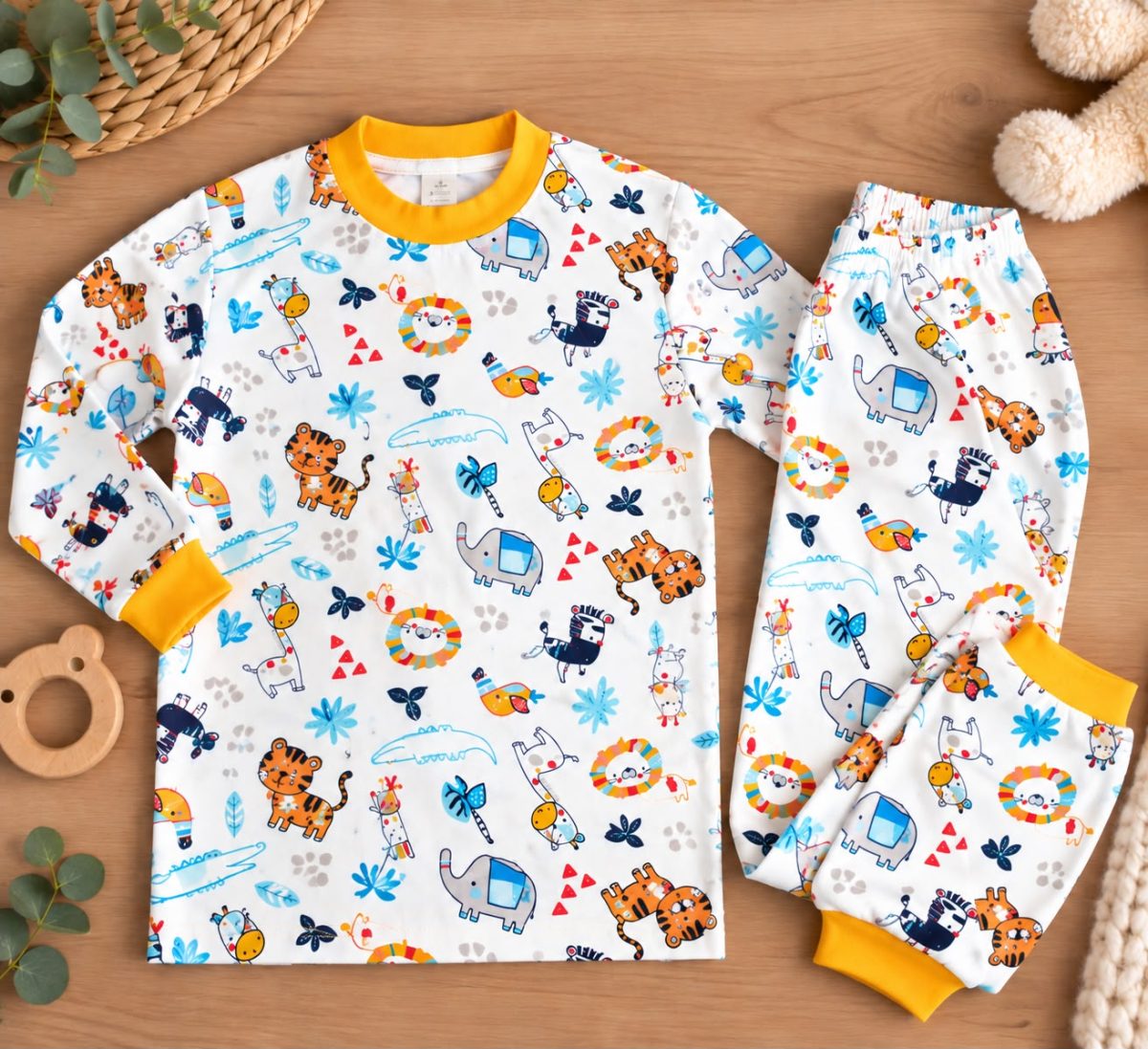 % 100 Pamuk Kumaş Bwyaz Orman Pijama Takımı